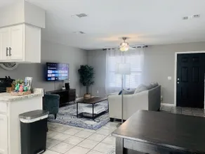 Cozy & Hip 2-bedroom home - 5 min from Downtown - Image 5
