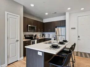 Gorgeous Stay/Luxury Amenities - Pet Friendly - Image 3