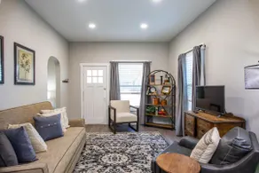 Charming Bungalow at Manhattan Hill (2bd/1 bath) - Image 5