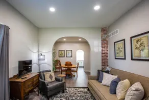 Charming Bungalow at Manhattan Hill (2bd/1 bath) - Image 3