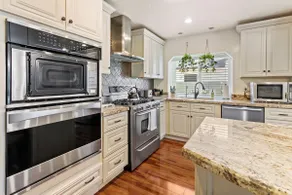 Remodeled 3BR Vegas Pool House with Arcade - Image 2