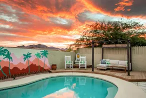 Remodeled 3BR Vegas Pool House with Arcade - Image 5