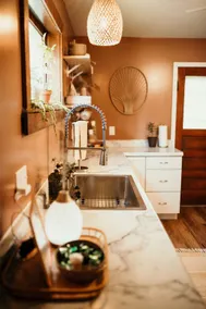 Park Place - Updated Home Close to Downtown - Image 3