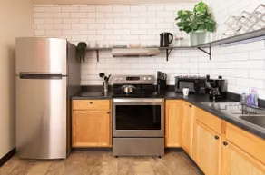 Cute Downtown 1 BR • 1 block off Brdwy • Annex 222 - Image 4