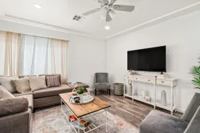 Modern & Family Friendly Home - Image 3