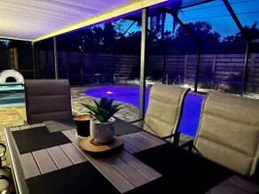 Relaxing Poolside- a Private Oasis -heated pool- 7min to beach-2 King beds - Image 2