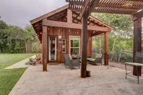 La Cabaña - Cozy Spanish Style Home on 1/2 Acre - Image 3