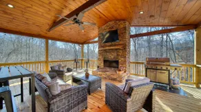 Highland Hideaway- Hot tub-Pool Table-Air Hockey - Image 4