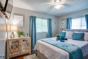 3 Bedroom Trendy Elegant Vibe close to Colleges - Image 3