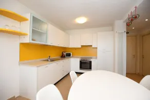 no. 5 - three-room apartment with balcony overlooking the lake (2 bathrooms) - Image 3