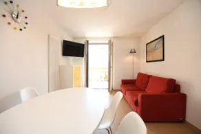 no. 5 - three-room apartment with balcony overlooking the lake (2 bathrooms) - Image 5