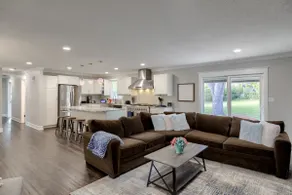 KC Stadium-Chef kitchen -King bed -4 TVs- fire pit - Image 2