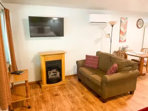 Studio Cottage on White River - Image 2