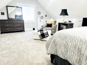 Bright and cozy loft cottage guest house. - Image 3