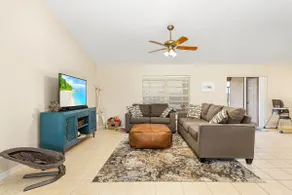 Spacious, Clean, free Heated Pool, Infant friendly - Image 3