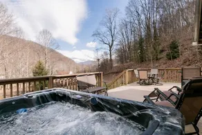 Romantic Chalet w/ Hot Tub close to Roan Mountain - Image 3