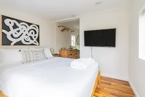 Ballard Gem | Cozy 1BR Retreat Steps to Dining - Image 3