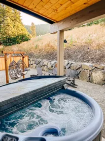 Arcade, Hot Tub, Sauna, Firepit, King Bed and EV - Image 4