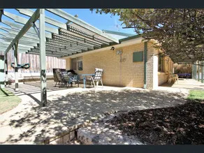 Relax in Moore River - Walk to the Beach - Image 3