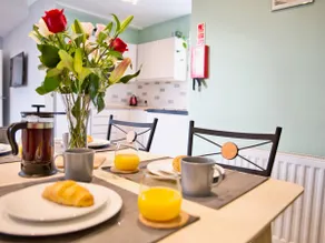 Lovely 2-Bed Apartment Colyton, nr. Jurassic Coast - Image 4