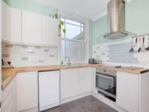 Lovely 2-Bed Apartment Colyton, nr. Jurassic Coast - Image 3