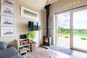 Panoramic views Peaceful ‘bolt hole’ king size bed - Image 2