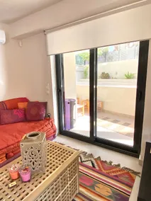 Private Yard & Fireplace, 5' from Glyfada & Metro - Image 4