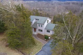 Secluded mountain house with spectacular views - Image 4