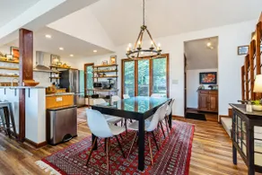Incredible Mountain Views - Modern Four Bedroom Home - Five Minute Walk to Slope - Image 4