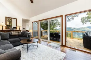 Incredible Mountain Views - Modern Four Bedroom Home - Five Minute Walk to Slope - Image 3