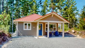 Bayside Cottage - Private Paradise by the Sea - Image 2