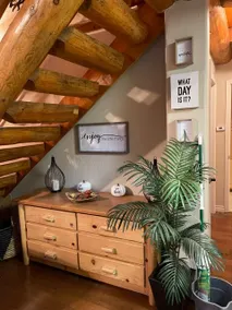 Rustic, Modern Log Cabin Cozy 3 Bedroom Retreat - Image 2