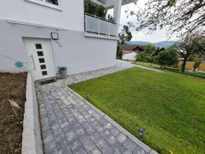 Modern apartment with spacious garden - Image 3