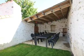 Gîte La Morinière avec sa terrasse et son jardin clos, sans aucun vis-à-vis. - Image 4