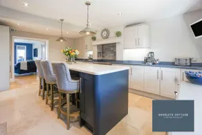 Peaceful 3 Bedroomed Cottage with Hot tub - Image 5