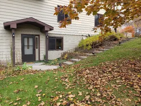 Conveniently located 3 bedroom basement apartment - Image 4
