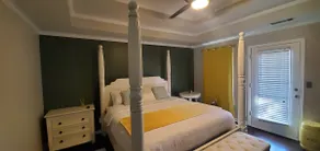 Hidden Gem Boutique home 4BR/3BA heart of Downtown - Image 2