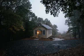 Catskills Schoolhouse – Fall Views | 2 Hrs NYC - Image 2