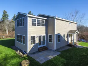 Newly Built Lake Front Home - Image 5