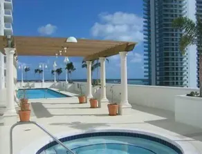 Top Stay Miami /3BR Green@Brickell w/ Balcony & Parking - Image 4