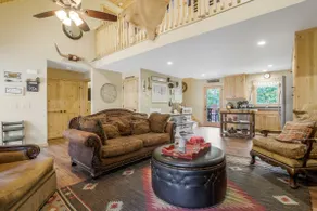 Cozy Cottage minutes from Wineries & 5 miles to Dahlonega Square - Image 5