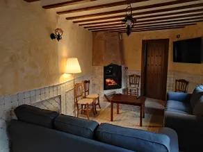 Country house with a pool-jacuzzi, oven-fireplace, and patio - Image 4