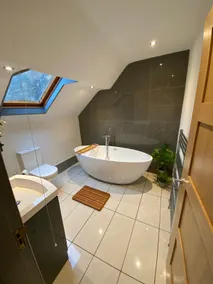 Spacious City Centre Property - Image 2