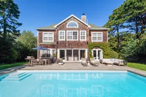 Luxury Hamptons Poolside Paradise w/ Outdoor Sauna - Image 3