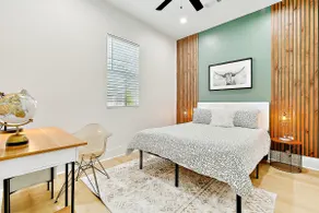 Luxury & Amenities with Comfort & Parking - Image 4
