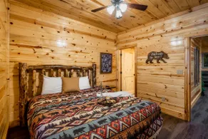 5 King Suites, Hot Tub, Theater, Game Room, Indoor Pool Access, Pets OK - Image 5