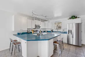 Beautiful & Centrally Located Mt. Elden Estate - Image 2