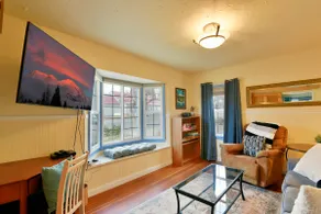 Charming 4BR Home in a Great Downtown Location - Image 2