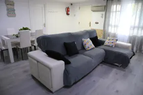 A LARGE HOUSE TO ENJOY WITH FRIENDS AND FAMILY - Image 2