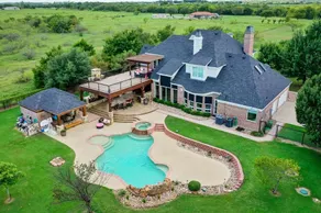 Luxury 5 Acre Private Estate on Lake Ray Roberts - Image 3